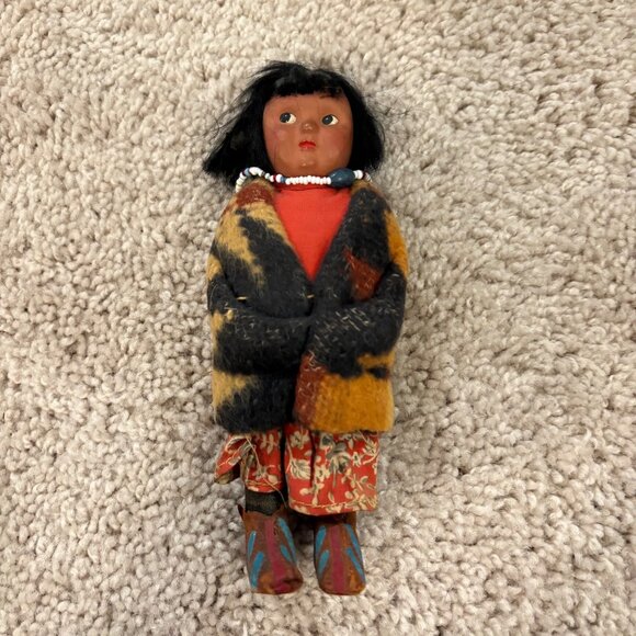 Vintage Handmade Native-Inspired Doll With‎ Floral Skirt & Bead Necklace - Picture 1 of 7